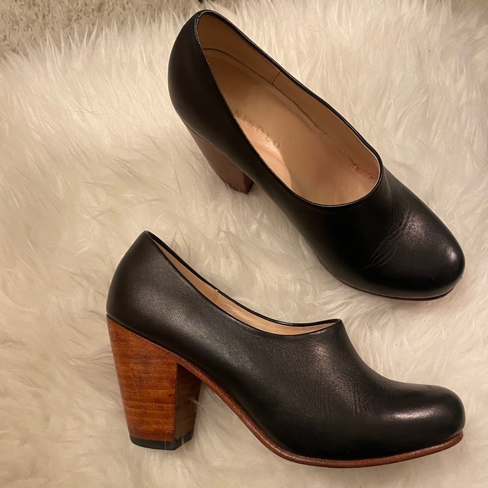 Nisolo Austin Wooden Heel- Black
